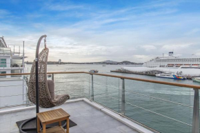 Princes Wharf 1BR Sub-Penthouse with Panoramic City & Ocean Views